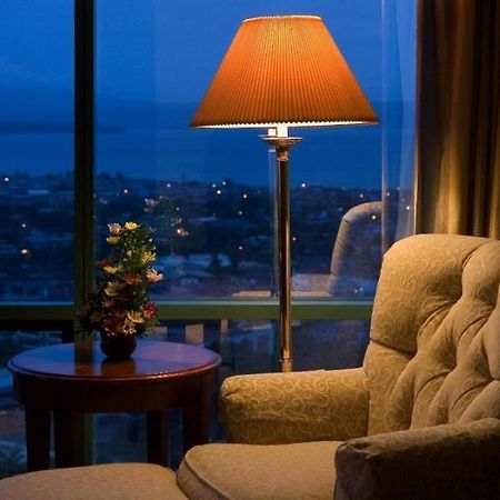 Marco Polo Davao Quarto foto A table lamp