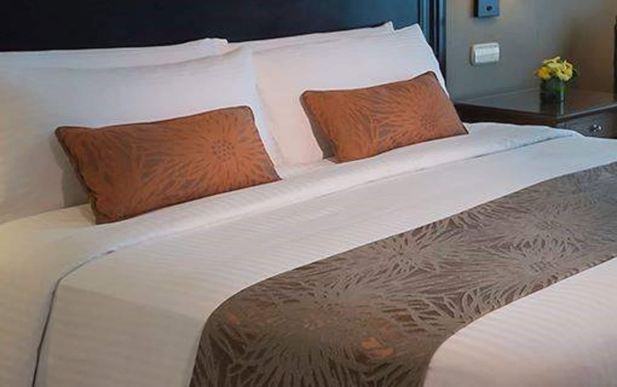 Marco Polo Davao Exterior foto A bed runner