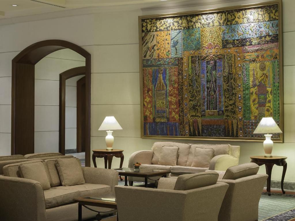 Marco Polo Davao Exterior foto The lobby of the Four Seasons Hotel, Cairo