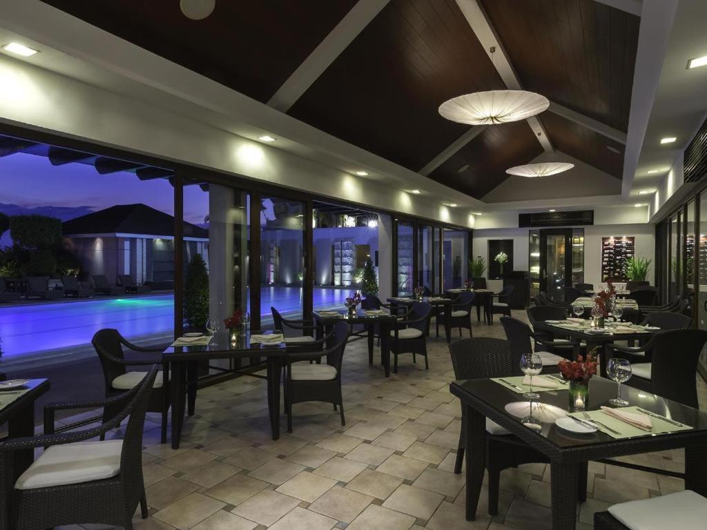 Marco Polo Davao Exterior foto The restaurant