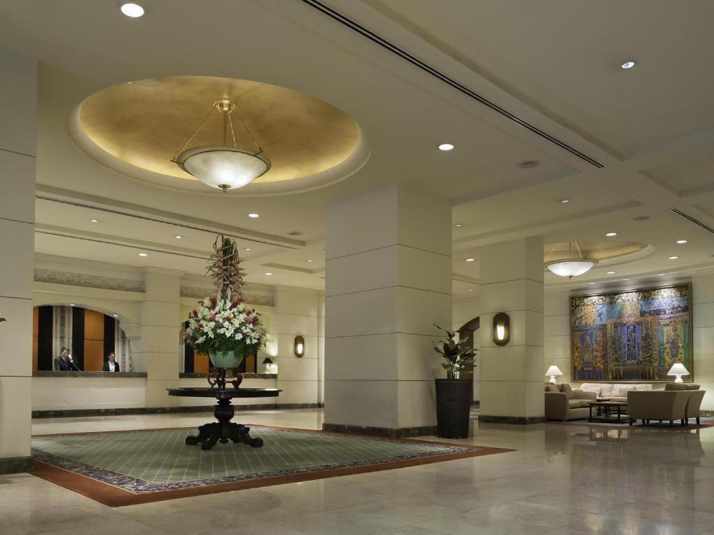 Marco Polo Davao Exterior foto The lobby of the Taj Bengal