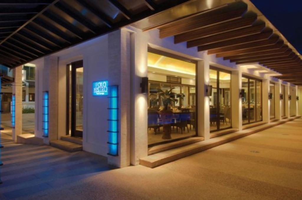 Marco Polo Davao Exterior foto The restaurant at the hotel