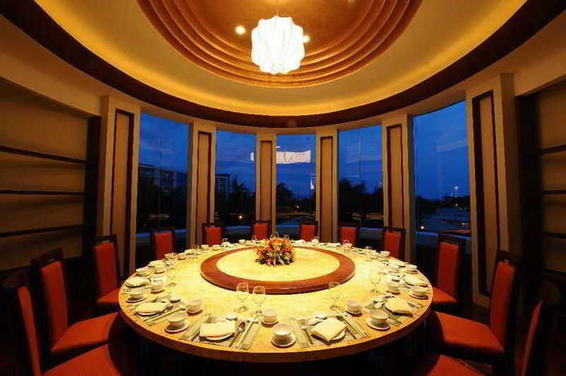Marco Polo Davao Exterior foto A restaurant in Beijing