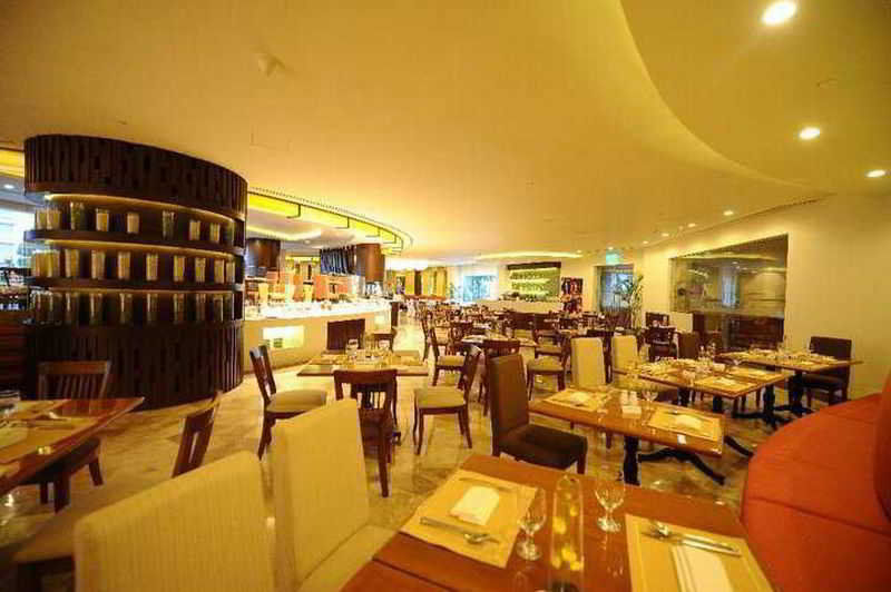 Marco Polo Davao Exterior foto The restaurant