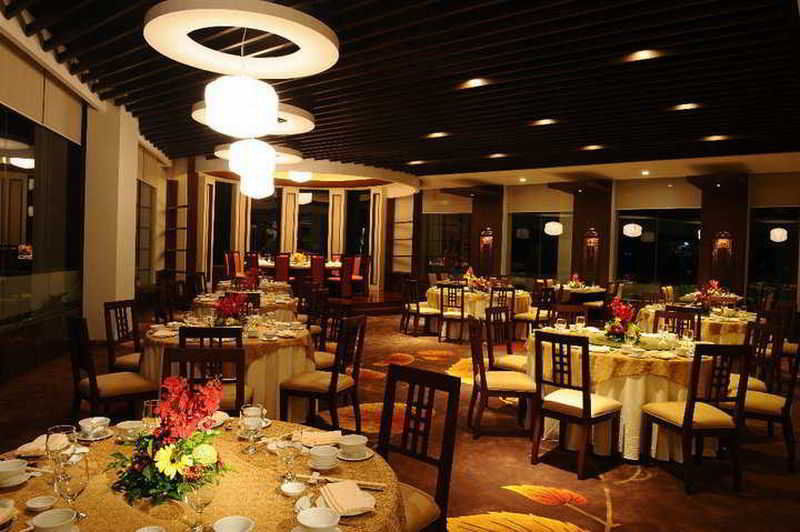 Marco Polo Davao Exterior foto The interior of the restaurant