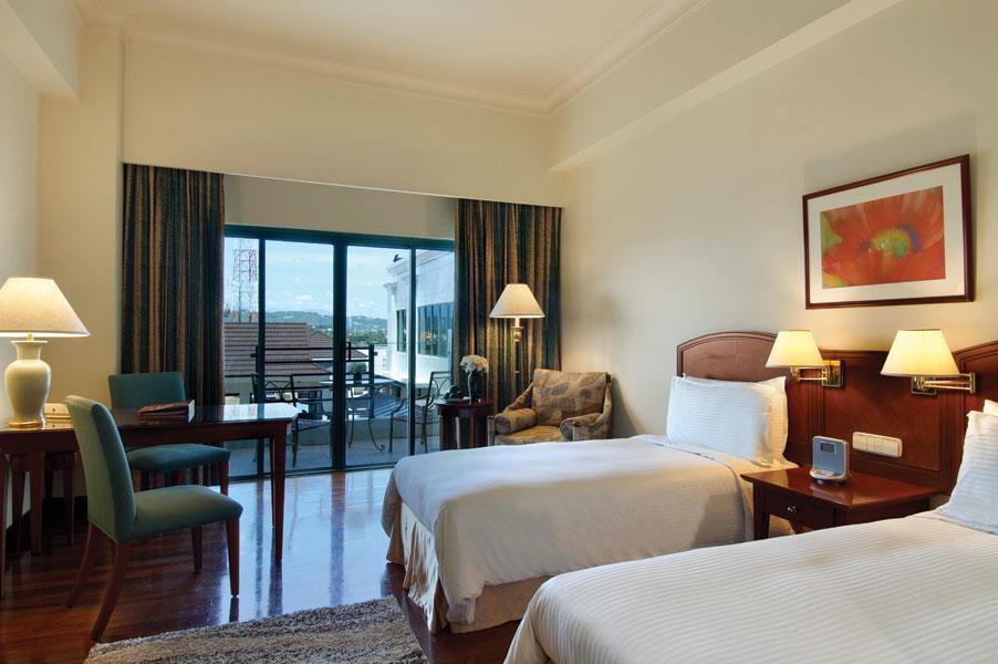 Marco Polo Davao Exterior foto A room at the Taj Bengal
