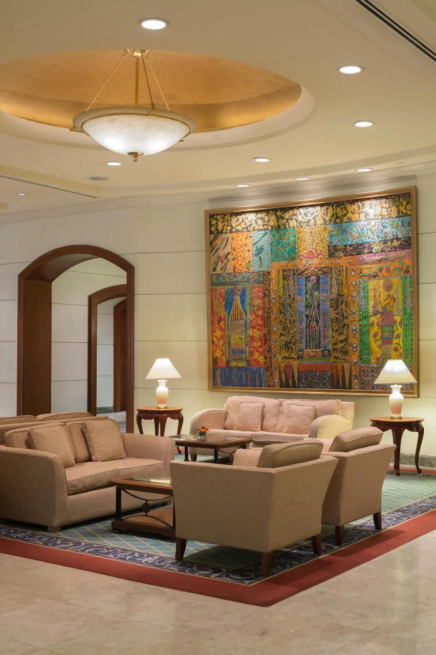 Marco Polo Davao Exterior foto The lobby of the Four Seasons Hotel, Mumbai