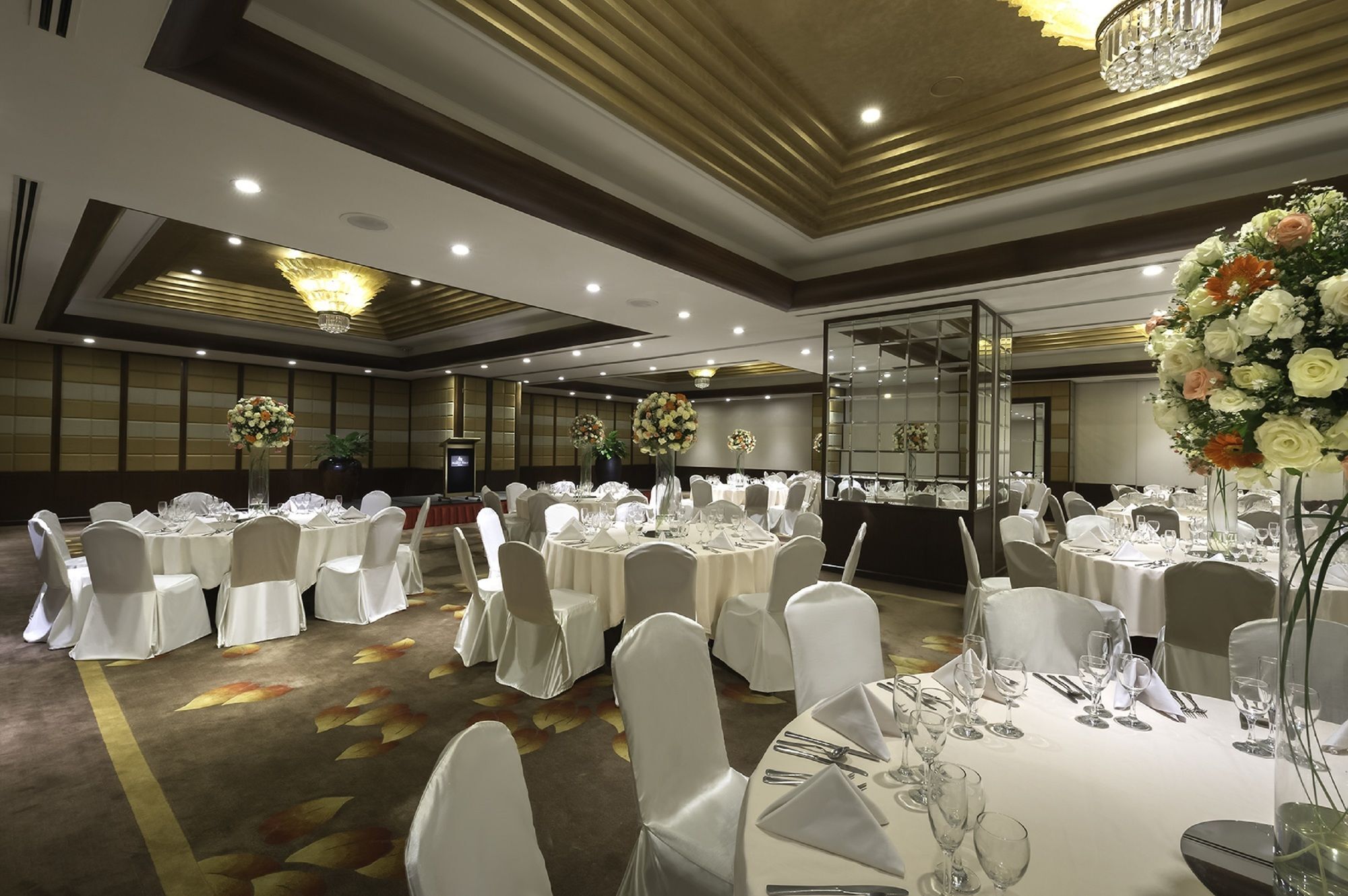 Marco Polo Davao Exterior foto The ballroom at the hotel
